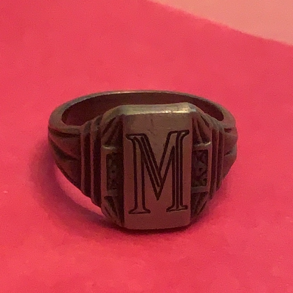 Edward Masen Cullen Signet Ring​